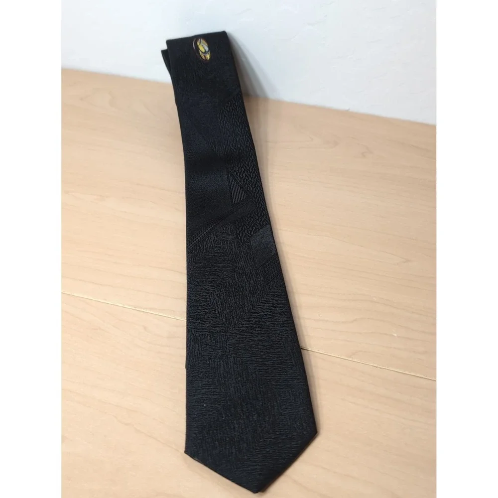 Stringbeans Men's Skinny Tie Black Relief-Print With Yellow Red Medallion